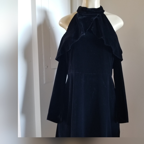 Zara black velvet off shoulder holiday dress large - Picture 2 of 15